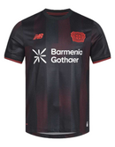 Camisa Bayer Leverkusen I 25/26 - Torcedor - New Balance - Masculina - Preta com detalhes em vermelho