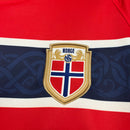 Camisa Seleção da Noruega 2026  - Torcedor Nike Masculina - Vermelha com detalhes em azul e branco