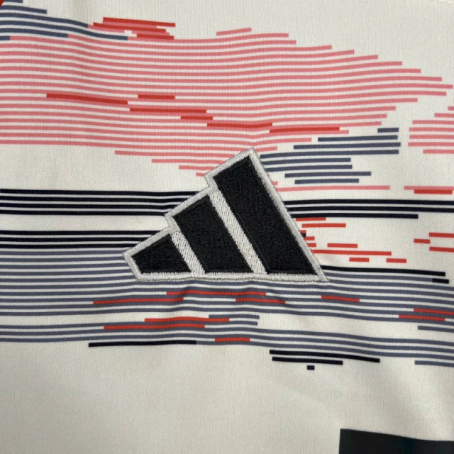 Camisa Bayern de Munique II 25/26 - Torcedor - Adidas - Masculina - Bege com detalhes em vermelho e azul