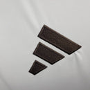 Camisa Real de Madrid I 25/26 - Torcedor - Adidas - Masculina - Branca com detalhes em cinza e amarelo