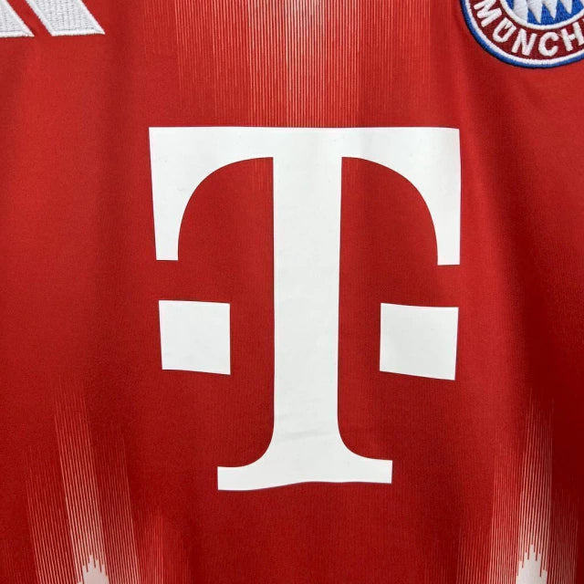 Camisa Bayern de Munique I 25/26 - Torcedor - Adidas - Masculina - Vermelha com detalhes em branco